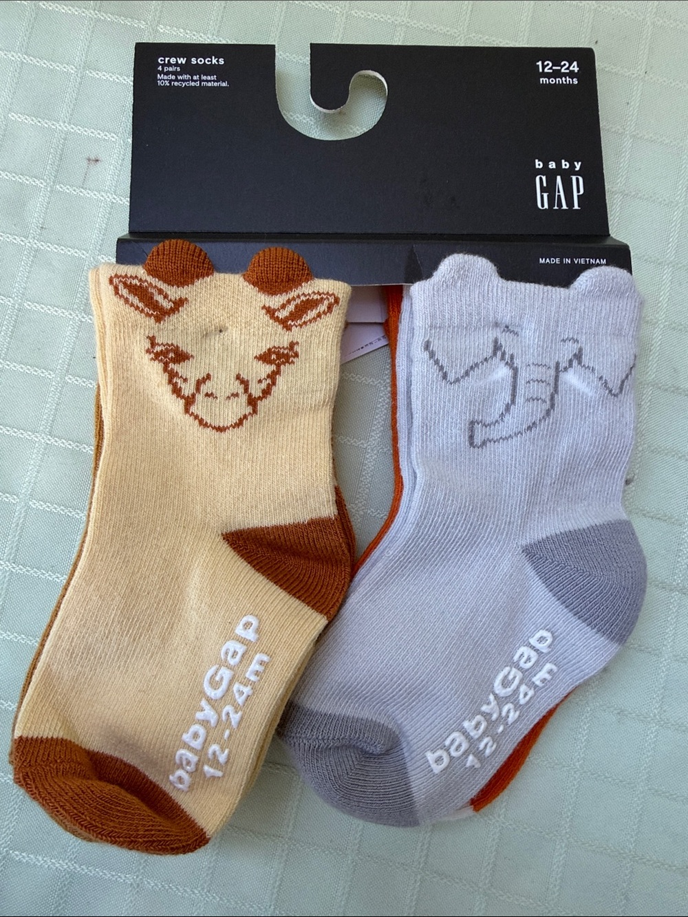 New baby GAP Baby Crew Socks - Giraffe & Elephant (Beige, Light Gray)